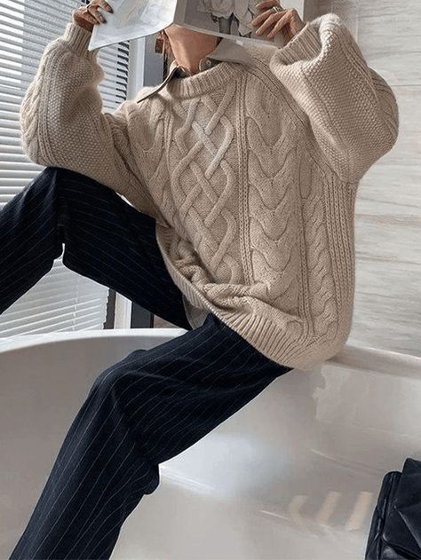 Oversized Cable Knit Sweater Chunky Sweaters Aesthetic, Sweater Cable Knit, Cable Knit Sweater Outfit, Oversized Cable Knit Sweater, Ootd Sweater, Princess Bedrooms, Knit Sweater Outfit, Grey Cable Knit Sweater, Textured Knit Sweater