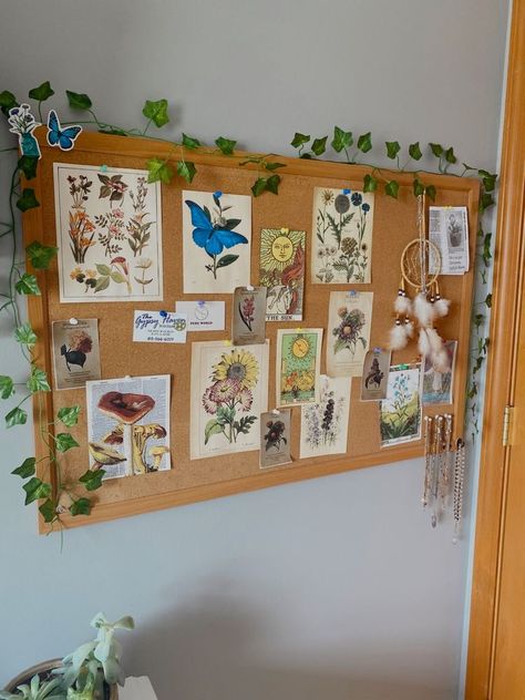 Ideas Board Inspiration, Cork Board Border Ideas, Corkboard Office Ideas, Boho Bulletin Board Ideas Bedroom, Pin Board Ideas Room Decor Aesthetic, Pin Board Ideas Aesthetic Study, Aesthetic Board Decoration, Cork Board Decorating Ideas Bedroom, Cork Pin Board Ideas