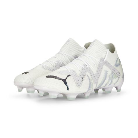 Kasut Bola Sepak, White Football Boots, Puma Football Boots, Puma Boots, Womens Soccer Cleats, Nike Football Boots, Soccer Boots, White Puma, Soccer Skills