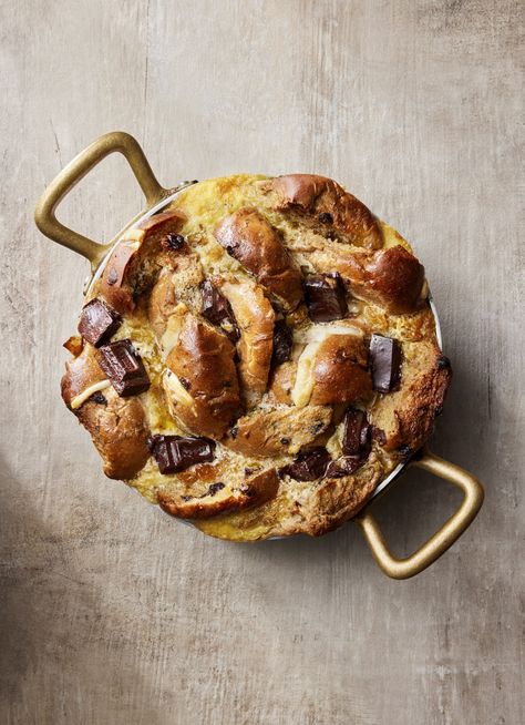 Hot Cross Bun Easter Pudding Bulk Meals, Dish Magazine, Baking Bad, Passover Desserts, Hot Cross Bun, Spring Ahead, New Zealand Food, Easter Pudding, Baking Inspiration