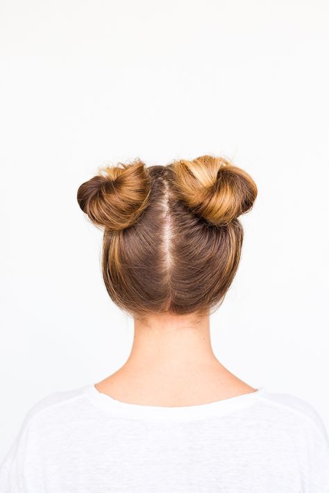 Recreate this DIY double bun hair tutorial at home and prove that two buns really are better than one. It will only take 5 minutes! 2 Buns Hairstyle, Kepang Dua, Two Buns Hairstyle, High Bun Hairstyles, Side Updo, Two Buns, Easy Updo Hairstyles, Twisted Updo, Space Buns