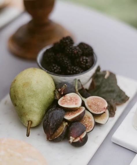 Fall Fruit Wedding Decor, Figs Tablescape, Figs Wedding Decor, Fig Centerpiece, Wedding Table Fruit, Fig Tablescape, Fig Wedding Decor, Pear Tablescape, Fig Decor