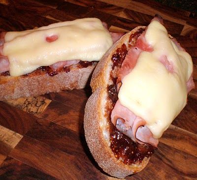 Authentic Suburban Gourmet: { Black Forest Ham, Cheese and Fig Jam Sandwich } would love to try on gluten free bread! Fig Jam Sandwich, Picnic Food List, Frozen Hashbrown Recipes, Picnic Party Food, Picnic Dishes, Vegetarian Picnic, Healthy Picnic Foods, Perfect Picnic Food, Easy Picnic Food