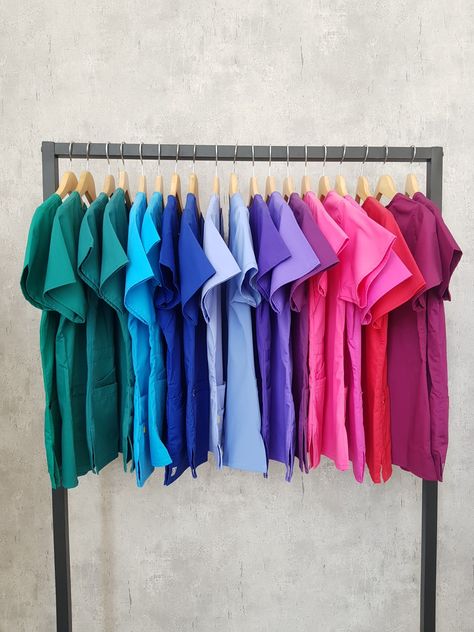 Scrubs Uniform Colors, Outpatient Nurse, Medical Scrubs Aesthetic, Scrubs Colors, Scrubs Fashion, Dentist Scrubs, Medical Intern, Medical School Quotes, Medical Scrubs Fashion