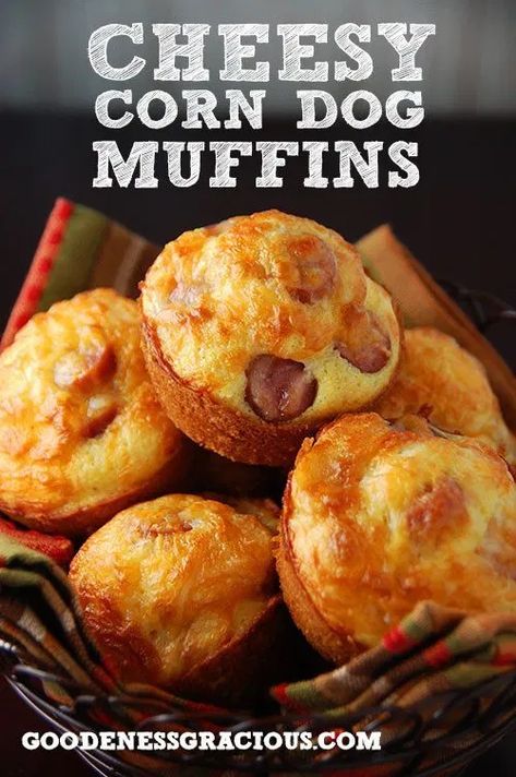 Dog Muffins, Corn Dog Muffins, Corndog Recipe, Cheesy Corn, Corn Dog, Muffin Tin Recipes, Hot Dog Recipes, Dog Tips, Corn Dogs