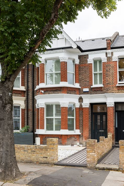 Edwardian Terrace Front Garden, Edwardian House Exterior, Edwardian House Interior, Edwardian House Renovation, Edwardian Terrace House, Edwardian Terrace, Home Exterior Colors Schemes, Pole Barn Houses, Terrace House Exterior