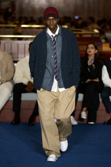 Tommy Hilfiger Outfits Men, Tommy Hilfiger Outfits, Hilfiger Outfits, Streetwear Ideas, Menswear Runway, Blue Ivy, Gisele Bündchen, Mens Fashion Urban, Mens Fashion Fall