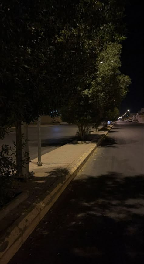 Scenery Night, Night Walking Aesthetic, Empty Road, Night Scenery, Night Landscape, Beautiful Love Pictures, Night Vibes, Landscape Scenery, Dark Photography