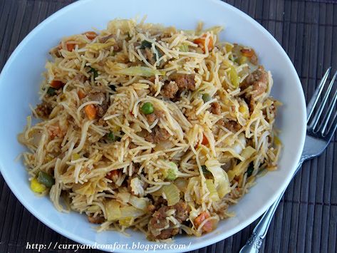 Kitchen Simmer: Stir Fried Rice Stick Noodles Rice Stick Noodles, Rice Sticks, Stir Fried Rice, Stir Fry Rice, Baked Dinner, Rice Pasta, Vegan Main Dishes, Biryani Recipe, How To Cook Rice