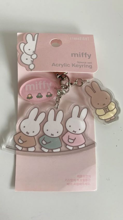 Miffy Keychains, Miffy Coquette, Miffy Keychain, Keychains Diy, Her Drawing, 달력 디자인, School Homework, Coquette Pink, Cute Stationary