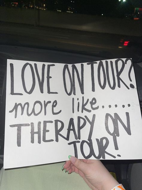 Harry Styles Poster Ideas For Concert, Poster Ideas For Concerts Fan, Hslot Signs Ideas, Harry Styles Signs Concert, Harry Styles Sign Ideas, Harry Styles Concert Poster Ideas, Love On Tour Signs, Harry Styles Concert Signs, Harry Styles Fan Aesthetic