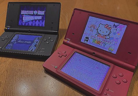 2000s Game Console, 2000s Ds Games, Nintendo Ds 2000s, 2000s Games Nostalgia, 2000s Games Aesthetic, 3ds Games Aesthetic, Ds Aesthetic Nintendo, 3ds Nostalgia, 2000s Valentines