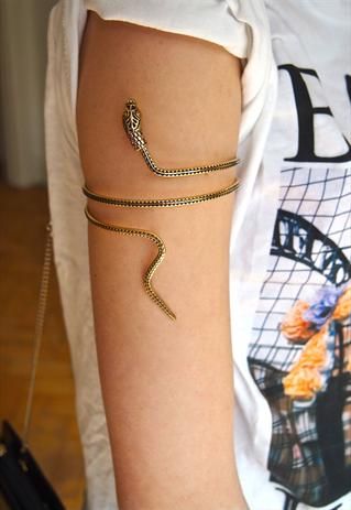 snake armlet, needed for my transformation into Scary Spice to be complete. Arm Cuff Tattoo, Cuff Tattoo, Arm Bracelets Upper, Pinterest Jewelry, Arm Jewelry, Estilo Hippie, Arm Bracelets, Snake Jewelry, Snake Bracelet