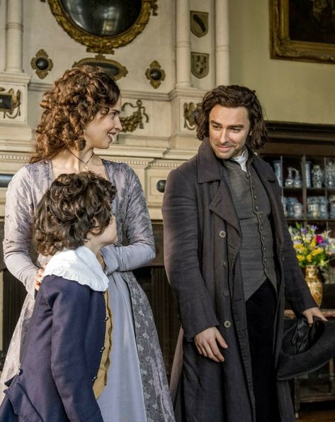 Valentine, Elizabeth, and Ross S4 E5 Poldark Costumes, Poldark 2015, Poldark Series, Demelza Poldark, Ross And Demelza, Aidan Turner Poldark, Aiden Turner, Eleanor Tomlinson, Ross Poldark