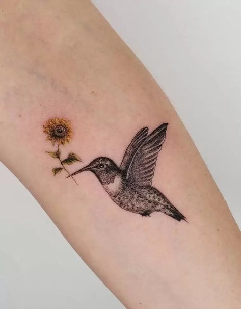 An Easy-to-Follow Guide To Sunflower Tattoo Meanings and Styles Cat Tats, Hummingbird Flower Tattoos, Sunflower Tattoo Meaning, Small Hummingbird Tattoo, Sunflower Tattoo Ideas, Sunflower Tattoo Sleeve, Remembrance Tattoos, Tattoos Mandala, Elements Tattoo