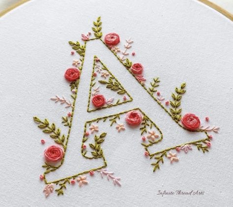 Embroidery Hoop Art Tutorial, Hand Embroidery Letters, Initial B, Embroidery Hoop Art Diy, Clothes Embroidery Diy, Simple Embroidery Designs, Diy Embroidery Designs, Basic Embroidery Stitches, Handmade Embroidery Designs