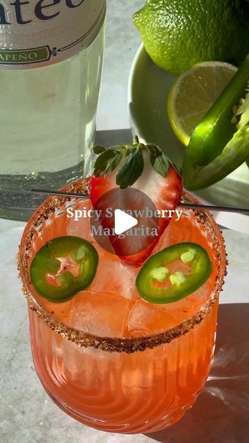 𝐓𝐡𝐞 𝐂𝐨𝐜𝐤𝐭𝐚𝐢𝐥 𝐁𝐢𝐛𝐥𝐞 on Instagram: "Spicy Strawberry Margarita 🍓 Created by 👩‍🔬 @bevsbybeverly 🙌 ------------------------------ 𝐑𝐄𝐂𝐈𝐏𝐄 ▪️Tanteo Jalapeño Tequila - 2oz ▪️Strawberries - 3 ▪️Lime Juice - 0.75oz ▪️Agave - 0.75oz ▪️Tajin Rim ▪️Strawberry & Jalapeño -‐----‐----------------------- #thecocktailbible #margarita #Tequila #tequilacocktail" Spicy Strawberry Margarita, Jalapeño Tequila, Margarita Spicy, Strawberry Jalapeno Margarita, Casamigos Tequila, Margarita Tequila, Strawberry Margarita, Alcohol Drinks, Tequila Cocktails