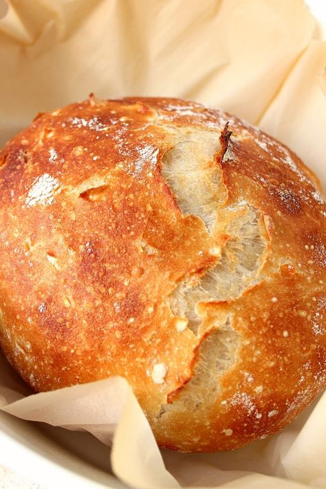 No-Knead Bread recipe - the best and easiest way to make a perfect sourdough bread at home! No kneading needed! Crock Pot Bread, Blow My Mind, Slow Cooker Bread, Dutch Oven Bread, Knead Bread Recipe, Bread At Home, Homemade Bread Recipes Easy, Pain Au Levain, Artisan Bread Recipes