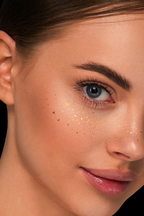 Freckles, but make it summer edition with these gold temporary ones! Great for summer days, bachelorette party, girl's weekend Sparkle Freckles, Face Sparkles, Gold Freckles, Glitter Freckles, Summer Freckles, Fairy Make-up, Dancer Costume, Tattoo Transfers, Costume Parties