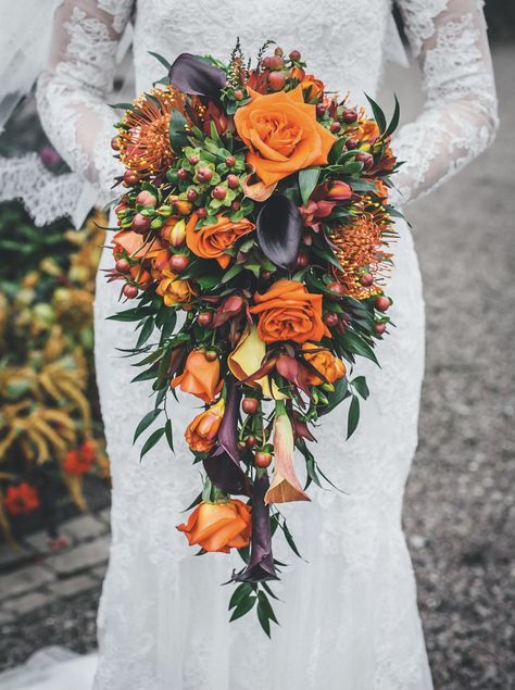 Orange Bouquet, Wedding Ceremony Ideas, Cheap Wedding Flowers, Flowers And Greenery, Fall Wedding Centerpieces, Fall Wedding Bouquets, Fall Wedding Flowers, Orange Wedding, Fall Wedding Colors