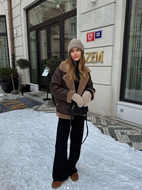 Outfit Con Montone, Winter Rainy Day Outfit Cold Weather, Outfit For Autumn, Looks For Spring, Nyc Winter Outfits, Snow Style, Winter Outfits Snow, Winter Coat Outfits, Ny Outfits