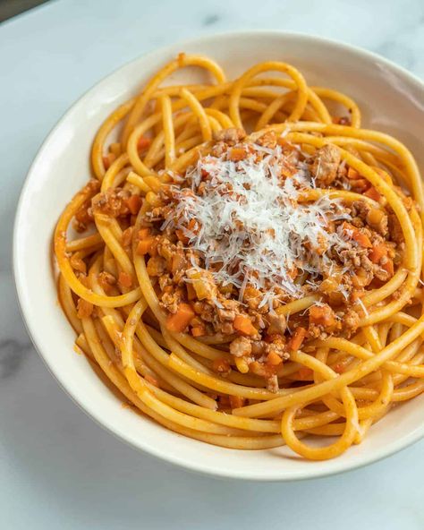 Tofu Bolognese Tofu Bolognese, Starch Diet, Vegan Mexican Food, Tofu Recipes Healthy, Chicken And Eggs, Comforting Meals, Vegan Bolognese, Cooking Vegetarian, Vegan Beef