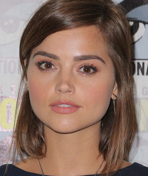 hairstyle! (Jenna Coleman from Doctor Who) Round Face Eyebrows, Straight Eyebrows, Perfect Brow, Clara Oswald, Cake Face, Waxed Eyebrows, Threading Eyebrows, Best Eyebrow Products, Jenna Coleman