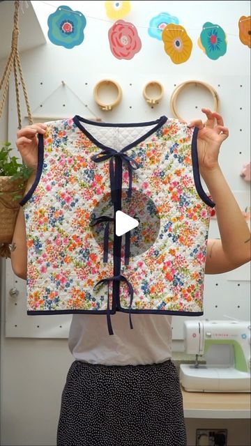 Duygu Turgut Gökpınar on Instagram: "I’ve been eyeing up floral quilted gilets for so long so when I saw this quilted placemats set at @tkmaxxuk, I grabbed it! Tranformed it into the gilet of my dreams, can’t wait to style it! I needed to make something with the scraps so I made a mini version for my daughter’s doll 🥹🫶🏼 #diyfashion #diyclothes #upcycledclothing #upcyclefashion #quiltedjacket #gilet #repurposed #quiltedcoat #beginnersewing #sewingproject #dollclothes" Quilted Placemats, Quilted Gilet, Place Mats Quilted, Upcycled Fashion, For My Daughter, Quilted Coat, Sewing For Beginners, Upcycle Clothes, Quilted Jacket