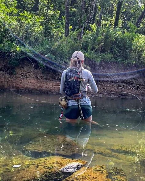 Fishing Trip Outfit, Women Fishing Outfit, Kayaking Outfit, Fishing Outfit, Bhad Bhabie, Hunting Girls, Fishing Vest, Jon Boat, Fishing Girls