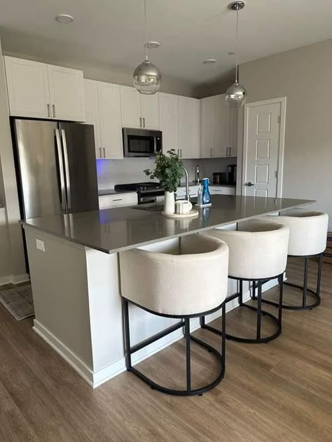 900 Sq Ft Apartment Decor, Barrel Bar Stools, High Dining Chairs, Neutral Kitchen Decor, Apartment Bar, Chairs For Dining Room, Modern Apartment Living Room, Modern Apartment Decor, Apartment Decorating Living