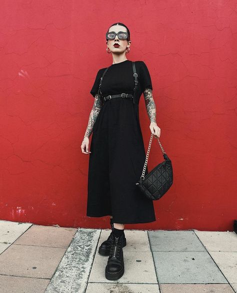 Edgy Fashion Style Women, Midi Dress Bodycon Outfit, Black Dress With Harness Outfit, Dark Fashion Summer, Goth Dinner Date Outfit, Elegant Alternative Style, Summer Goth Concert Outfit, Orchestra Concert Outfit Black Classy, Goth Outfit Women