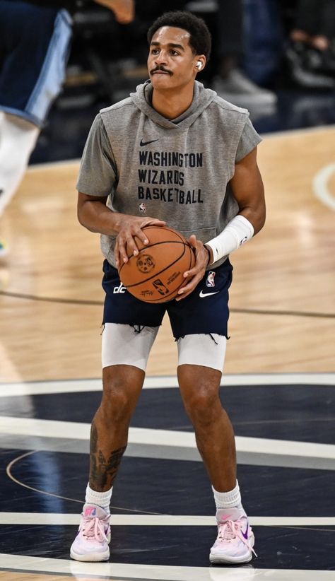 Jordan Poole Workout, Hoopers Outfit, Basketball Style Fashion Men, Jordan Poole Wizards, Jordan Poole Style, Sports Photography Basketball, Hooping Fits, Basketball Outfits Men, Hooper Outfit