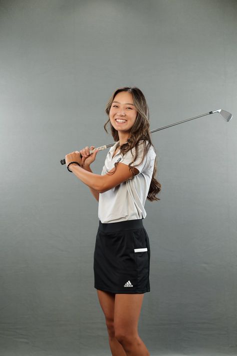 Golf photos, media day poses, poses with friends, golf media day, golf outfits, weber state golf, media day hair ideas Golf Media Day Poses, Spring Golf Outfits Women, Golf Poses Photo Ideas, Golf Picture Ideas, Golf Portraits, Golf Poses, Golf Senior Pictures, Golf Photoshoot, Media Day Poses