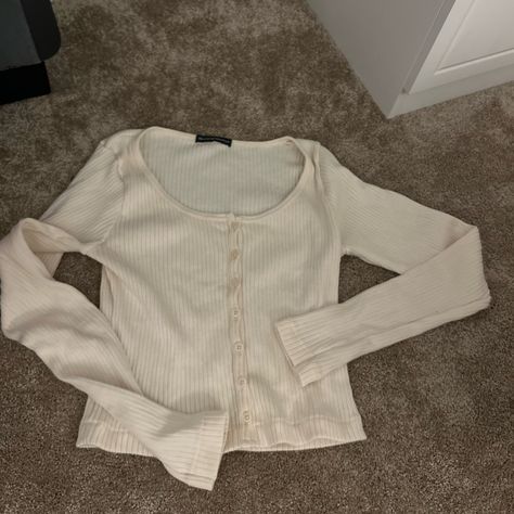 Brandy Melville Long Sleeve, Acubi Fashion, Brandy Melville Top, Beige Long Sleeve, Brandy Melville Sweaters, Cute Blouses, Brandy Melville Tops, Christmas 2024, Clothing Ideas