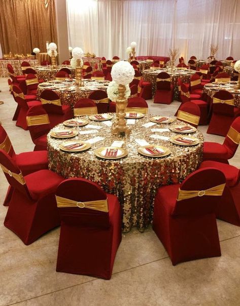 Red Quince Theme, Red Quinceanera Ideas, Quinceanera Red, Red And Gold Quince, Quinceanera Theme, Quince Decor, Red Gold Wedding, Sweet 15 Party Ideas, Quince Themes