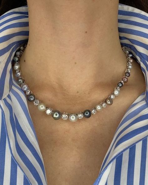 Wagner Eleuteri on Instagram: "An elegant Multicolor Natural Pearl Necklace with 20-carat of Diamonds crafted in 18kt White Gold 

📩DM FOR DETAILS 
🌎WORLDWIDE SHIPPING 

#eleuteri #eleuterirome #highjewellery #vintagejewels #antiquejewellery #pearlnecklace #naturalpearls #forsale" Natural Pearl Necklace, Natural Pearl, Vintage Jewels, Antique Jewellery, Natural Pearls, Pearl Necklace, Diamonds, White Gold, Gold