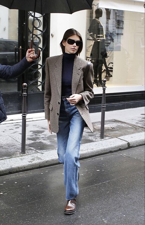 Check Jacket Outfit, Checked Blazer Outfit, Check Blazer Outfit, Kia Gerber, Shane Watson, Kaia Gerber Style, Trendy Jackets, Tan Boots, Checked Jacket