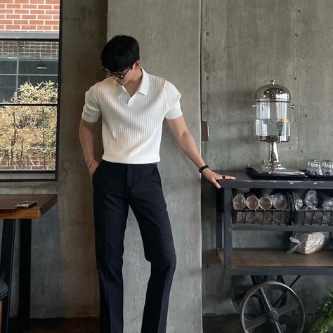 Polo Outfit Men, Polo Shirt Outfit Men, Guys Fashion Casual, Chuncheon, Mens Smart Casual Outfits, Polo Shirt Outfits, Polo Outfit, Shirt Outfit Men, Classy Outfits Men