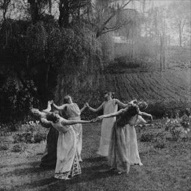 Notforgotten Farm : ~ May Day & Beltane ~ Weeping Angels, Grafika Vintage, Vintage Witch Art, Victorian Photography, Witch Photos, Arte Occulta, Wiccan Magic, Witch Trials, Salem Witch