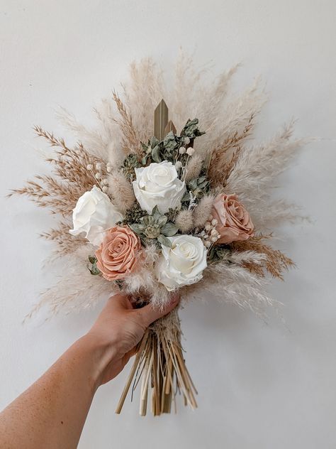 Bouquet Of Flowers Wedding Rustic, Jac Caglianone, Boho Flower Bouquet, Country Western Wedding, Country Theme Wedding, Bridal Bouquet Flowers, Boho Bouquet, Pretty Wedding Dresses, Rustic Wedding Flowers