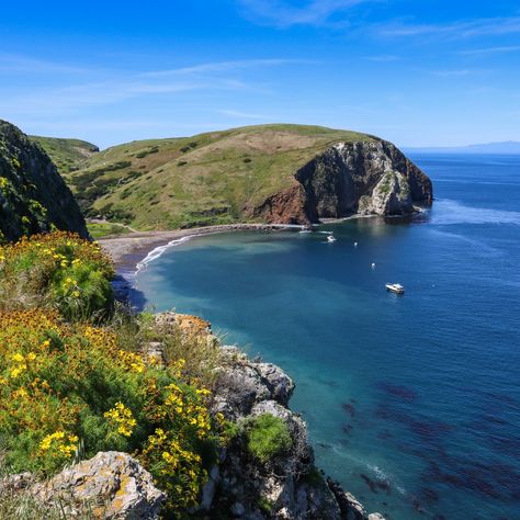 Santa Cruz Island, National Parks America, California Parks, Channel Islands National Park, Jet Skis, National Parks Map, National Park California, National Park Photos, California Engagement