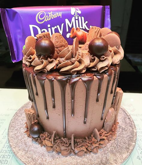 Cadbury Birthday Cake Ideas, Cadbury Chocolate Cake, Cadbury Cake, 50th Birthday Cakes For Men, Milk Chocolate Cake, Chocolate Drip Cake, Dairy Milk Chocolate, Birthday Chocolates, Milk Cake