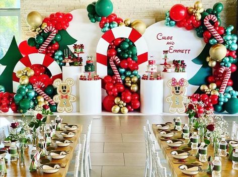 Christmas Baby Birthday, Mickeys Christmas Party, Christmas Party Backdrop, Christmas Balloon Decorations, Corporate Christmas Parties, Xmas Theme, Minnie Christmas, Christmas Party Themes, Christmas Birthday Party