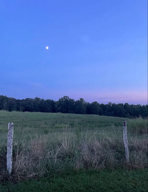 nature dusk aesthetic sky Dark Chill Aesthetic, Dusk Blue Aesthetic, Summer Dusk Aesthetic, Cold Summer Aesthetic, Twilight Sky Aesthetic, Bethany Core, Dark Cowgirl, Pretty Sky Aesthetic, Dusk Aesthetic