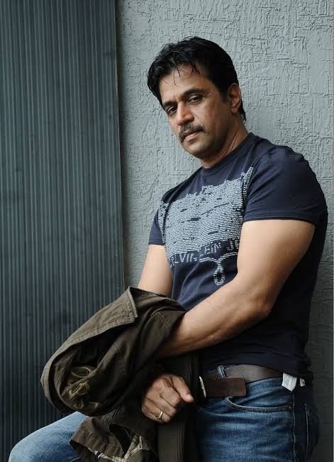 Arjun Sarja, Male Movie Stars, Actors Illustration, Kannada Movies, Indian Man, Logo Gallery, Action Film, Tamil Movies, Beautiful Beaches