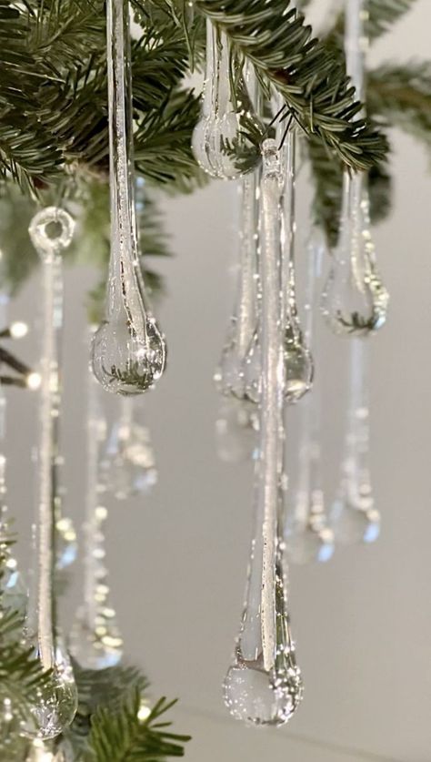 Lights For Christmas, Crystal Christmas Tree, Christmas Tree Inspiration, Christmas Interiors, Christmas Themes Decorations, Christmas Inspo, Merry Little Christmas, Christmas Mood, Modern Christmas