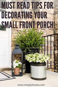 Front Porch Decorating Ideas Summer, Front Porch Refresh, Porch Refresh, Small Porch Decorating, Front Porch Furniture, Front Porch Flowers, Door Planter, Summer Porch Decor, Spring Porch Decor