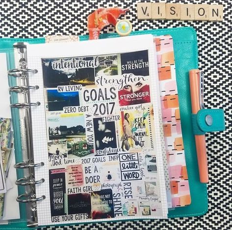 Use your vision board as a planner Online Vision Board, Vision Planner, Vision Board Diy, Vision Boarding, Vision Board Planner, Vision Board Examples, Vision Board Ideas, Vision Book, Vision Board Party