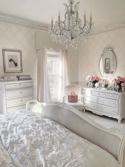 A Beautiful Pink Bedroom Makeover That’ll Make You Blush - J'adore Lexie Couture Dresser Decor Bedroom, Classy Bedroom, Pretty Bedroom, Pretty Room, Bedroom Dressers, Dresser Decor, Pink Bedroom, House Furniture, White Bedroom