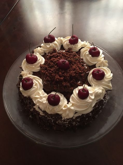 Black forest cake Black Forest Cake Aesthetic, Spicy Snacks Recipes, Cake Aesthetic, Black Forest Cake, Forest Cake, Spicy Snacks, Food Therapy, Yummy Comfort Food, Food Videos Desserts